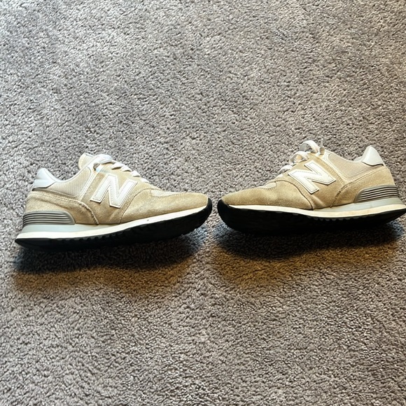 Nimbus Cloud with White New Balance 574 - Picture 5 of 5